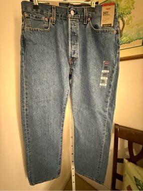 MENS Levi 501 Button Fly Straight Leg Jeans. NWT. Size 33/29